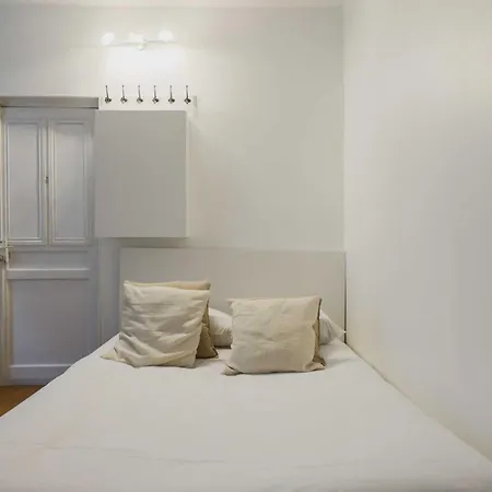 Charming 2p - Near The Eiffel Tower