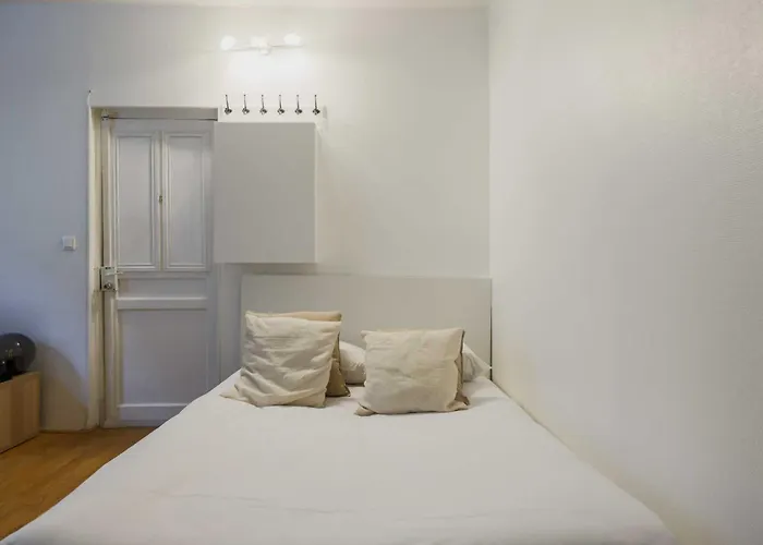 Charming 2p - Near The Eiffel Tower